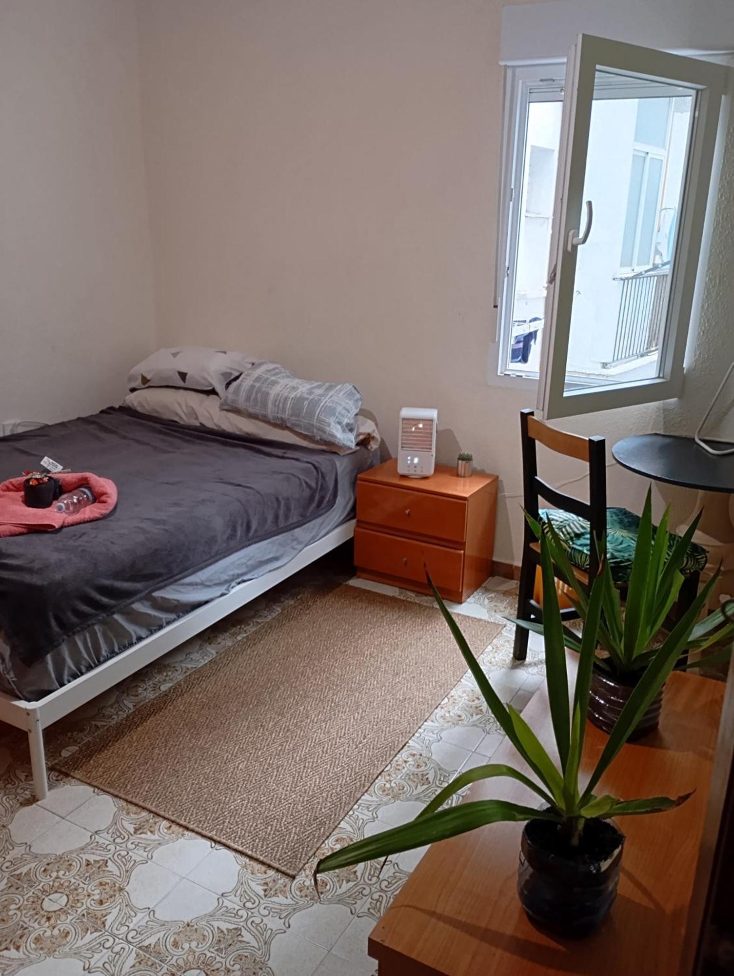 Grosses Modernes Zimmer "Silber" Fuer 2 Personen Und Katzenliebhaber Valencia Buitenkant foto